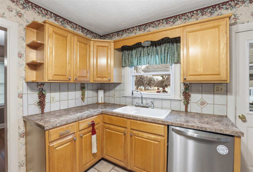 2 Bedrooms Bedrooms, 0 ,1 BathroomBathrooms,Residential,Single Family,13th,1.5,133374