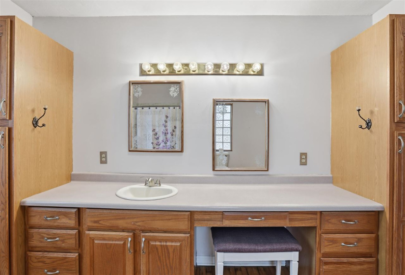 2 Bedrooms Bedrooms, 0 ,1 BathroomBathrooms,Residential,Single Family,13th,1.5,133374