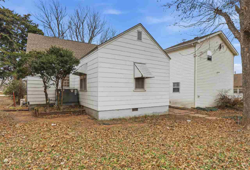 2 Bedrooms Bedrooms, 0 ,1 BathroomBathrooms,Residential,Single Family,13th,1.5,133374