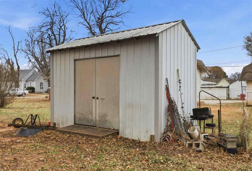 2 Bedrooms Bedrooms, 0 ,1 BathroomBathrooms,Residential,Single Family,13th,1.5,133374