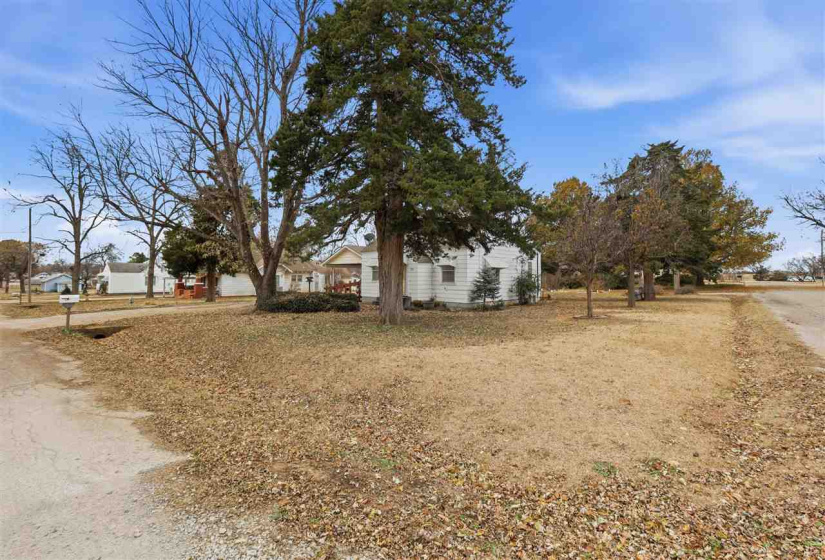 2 Bedrooms Bedrooms, 0 ,1 BathroomBathrooms,Residential,Single Family,13th,1.5,133374