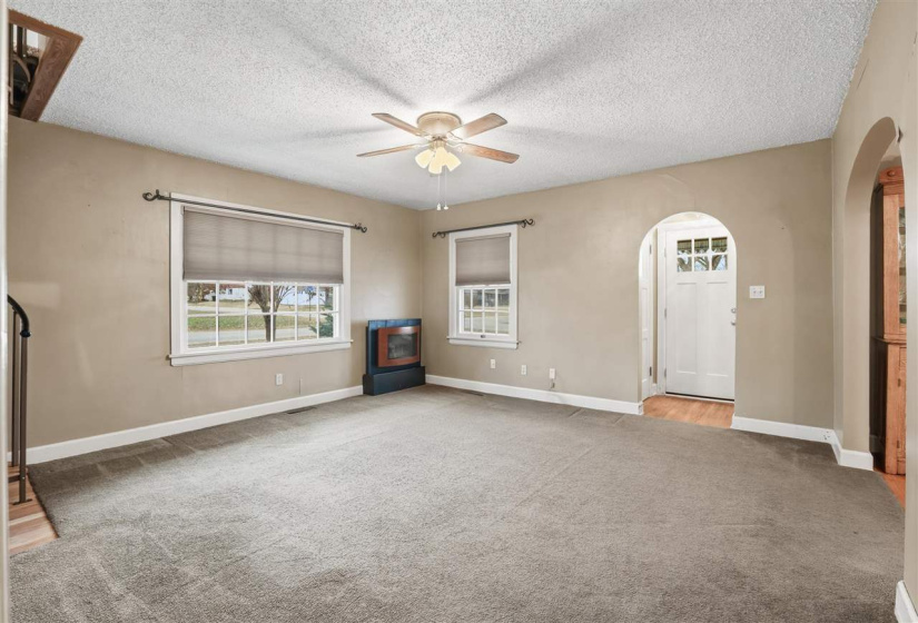 2 Bedrooms Bedrooms, 0 ,1 BathroomBathrooms,Residential,Single Family,13th,1.5,133374