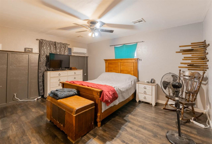 4 Bedrooms Bedrooms, 0 ,2 BathroomsBathrooms,Residential,Single Family,7th,1,133382