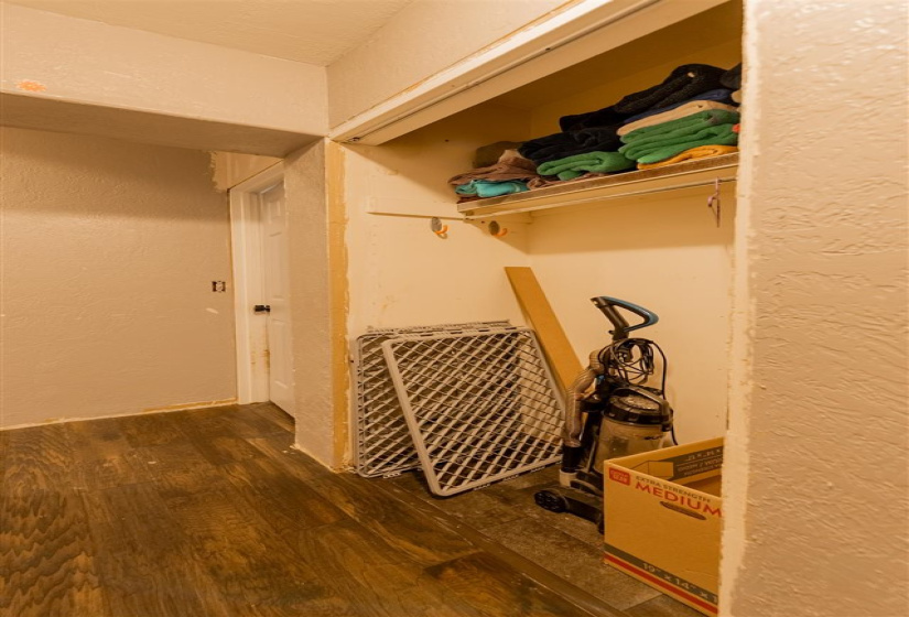 4 Bedrooms Bedrooms, 0 ,2 BathroomsBathrooms,Residential,Single Family,7th,1,133382