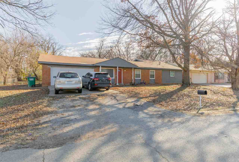 4 Bedrooms Bedrooms, 0 ,2 BathroomsBathrooms,Residential,Single Family,7th,1,133382