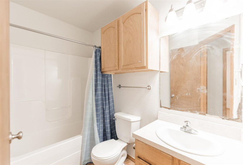 3 Bedrooms Bedrooms, 0 ,1 BathroomBathrooms,Residential,Single Family,2nd,1,133383