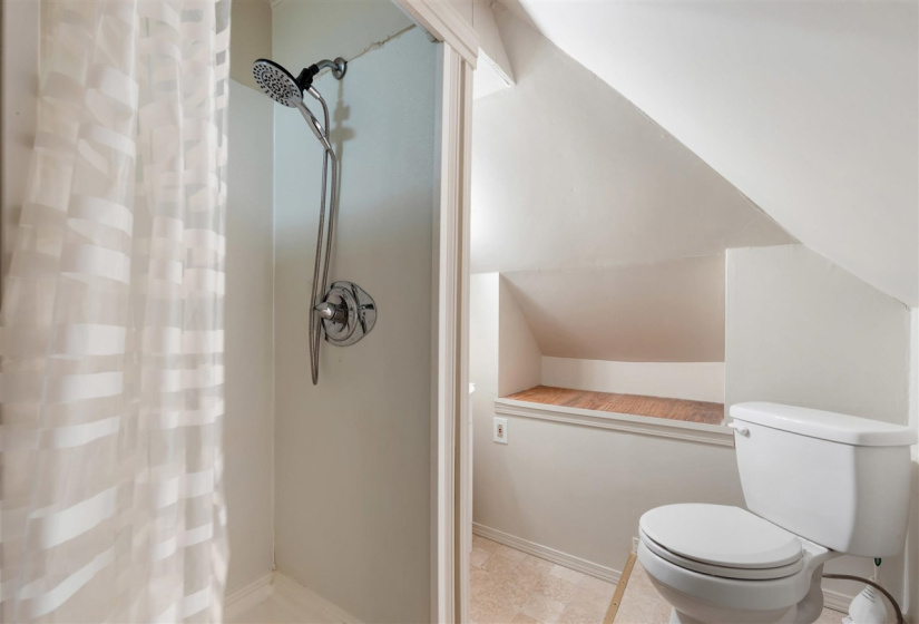 4 Bedrooms Bedrooms, 0 ,2 BathroomsBathrooms,Residential,Single Family,Lowry,1.5,133384