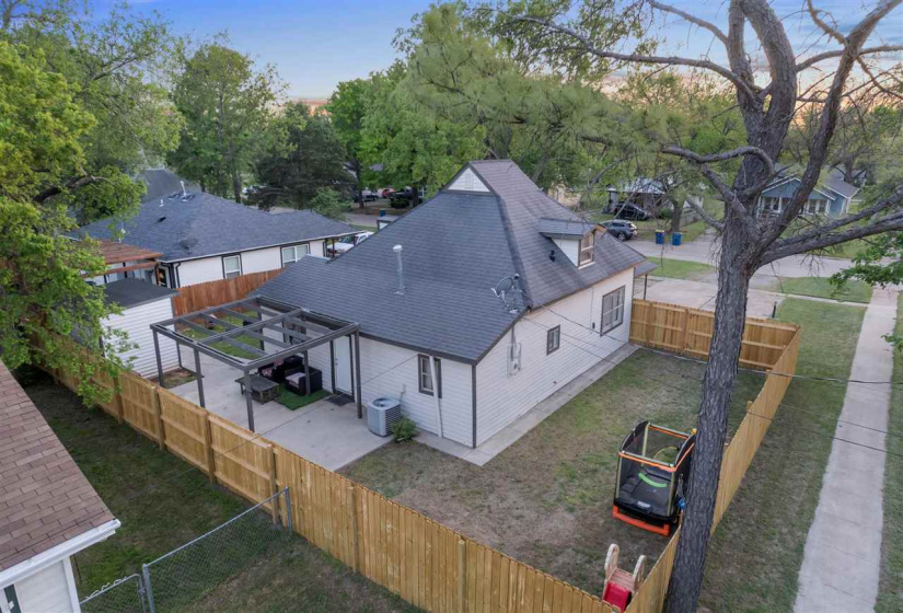 4 Bedrooms Bedrooms, 0 ,2 BathroomsBathrooms,Residential,Single Family,Lowry,1.5,133384