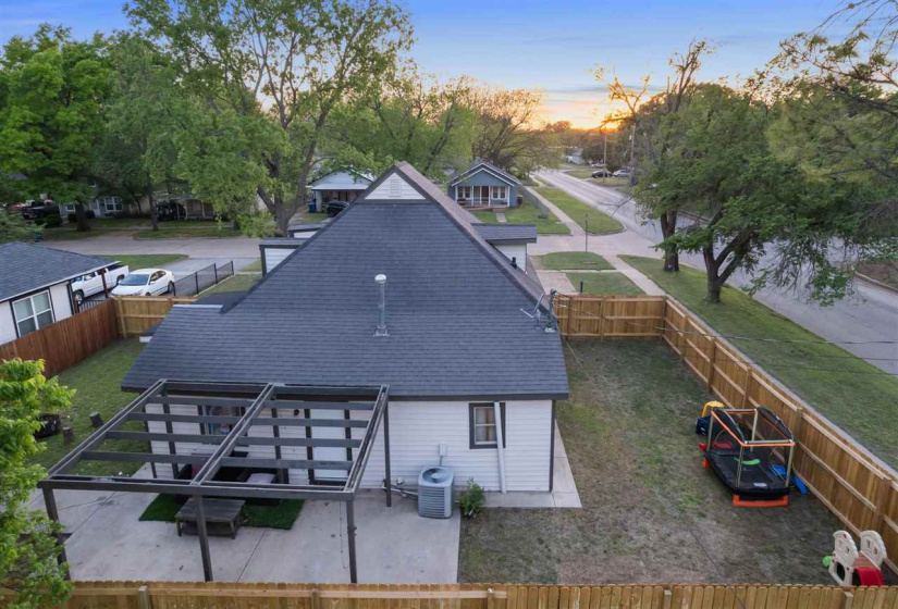 4 Bedrooms Bedrooms, 0 ,2 BathroomsBathrooms,Residential,Single Family,Lowry,1.5,133384