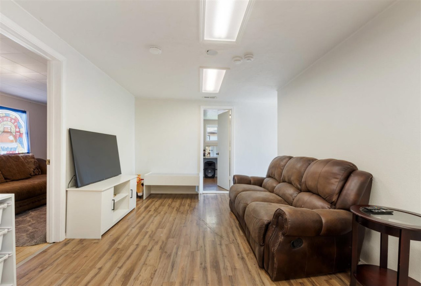 4 Bedrooms Bedrooms, 0 ,2 BathroomsBathrooms,Residential,Single Family,Lowry,1.5,133384