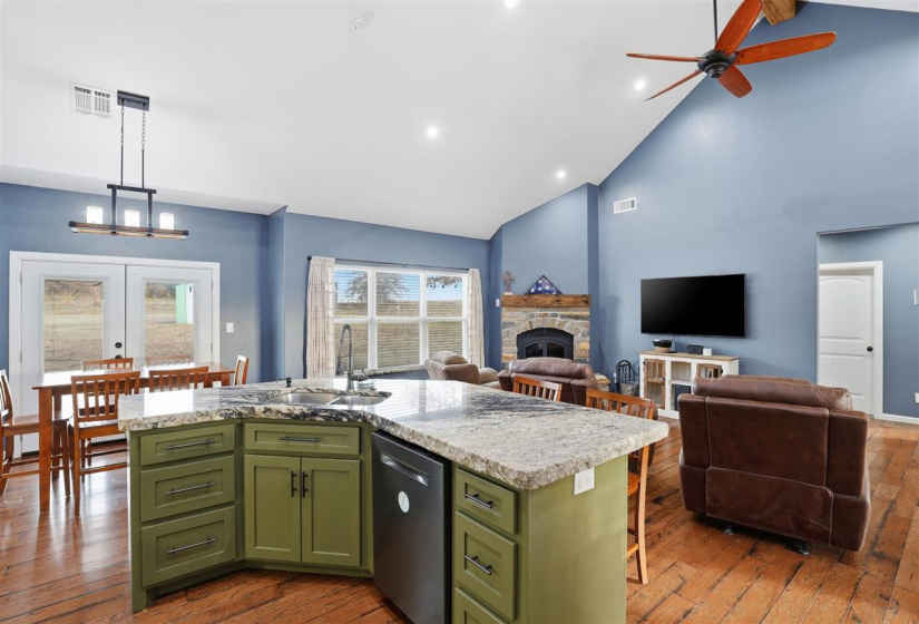 3 Bedrooms Bedrooms, 0 ,2 BathroomsBathrooms,Residential,Single Family,840,1,133391