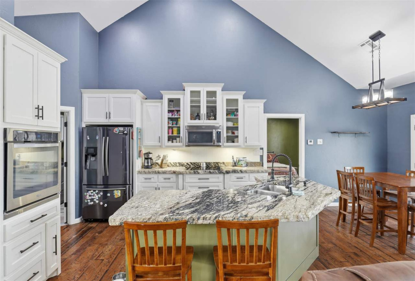 3 Bedrooms Bedrooms, 0 ,2 BathroomsBathrooms,Residential,Single Family,840,1,133391