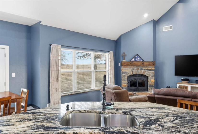 3 Bedrooms Bedrooms, 0 ,2 BathroomsBathrooms,Residential,Single Family,840,1,133391