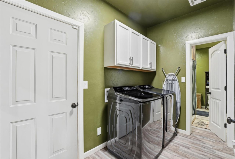 3 Bedrooms Bedrooms, 0 ,2 BathroomsBathrooms,Residential,Single Family,840,1,133391