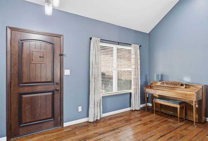 3 Bedrooms Bedrooms, 0 ,2 BathroomsBathrooms,Residential,Single Family,840,1,133391