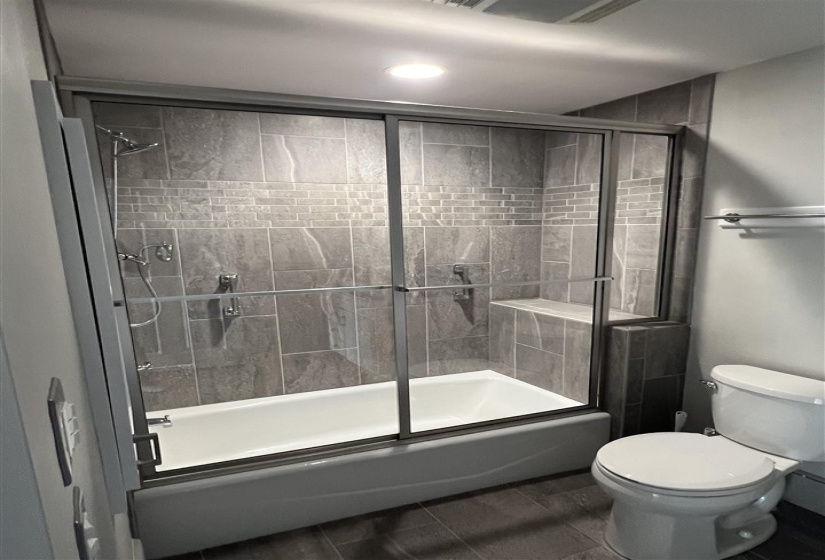 4 Bedrooms Bedrooms, 0 ,2 BathroomsBathrooms,Residential,Condominium/townhouse,Main,2,133395