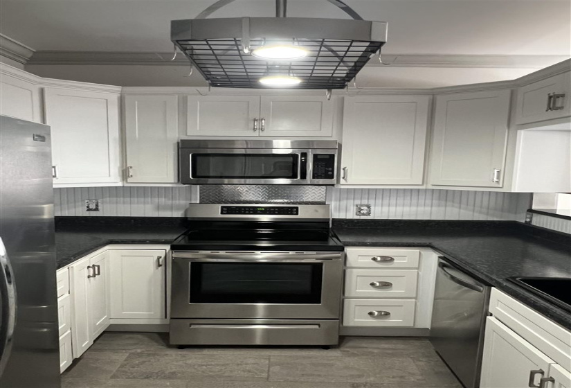 4 Bedrooms Bedrooms, 0 ,2 BathroomsBathrooms,Residential,Condominium/townhouse,Main,2,133395