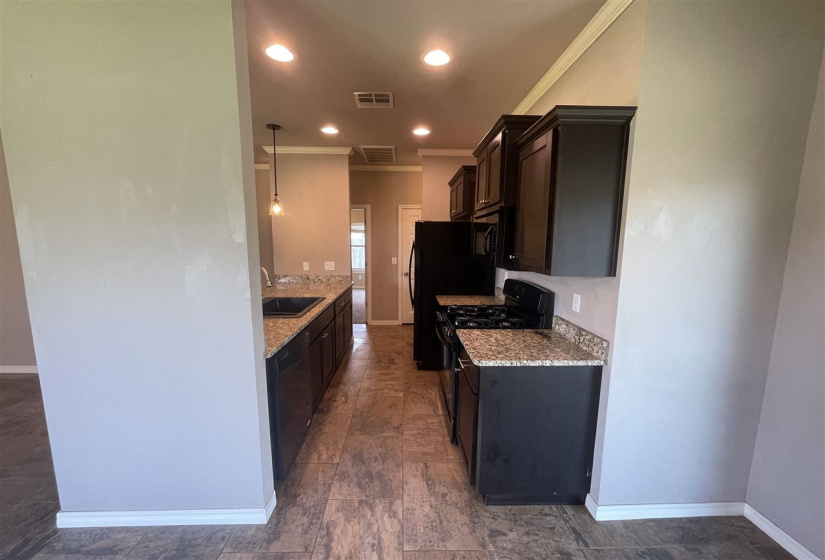 3 Bedrooms Bedrooms, 0 ,2 BathroomsBathrooms,Residential,Single Family,13th,1,133397