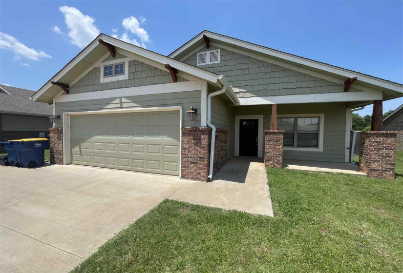 3 Bedrooms Bedrooms, 0 ,2 BathroomsBathrooms,Residential,Single Family,13th,1,133397