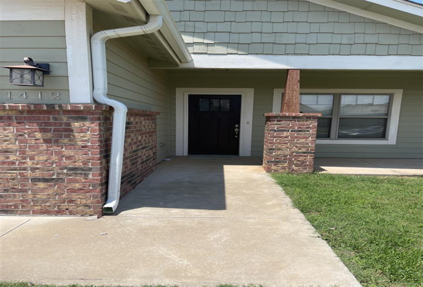 3 Bedrooms Bedrooms, 0 ,2 BathroomsBathrooms,Residential,Single Family,13th,1,133397