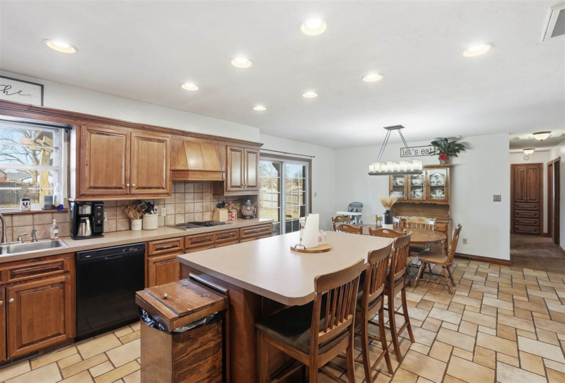 3 Bedrooms Bedrooms, 0 ,3 BathroomsBathrooms,Residential,Single Family,Quail Creek,1,133398