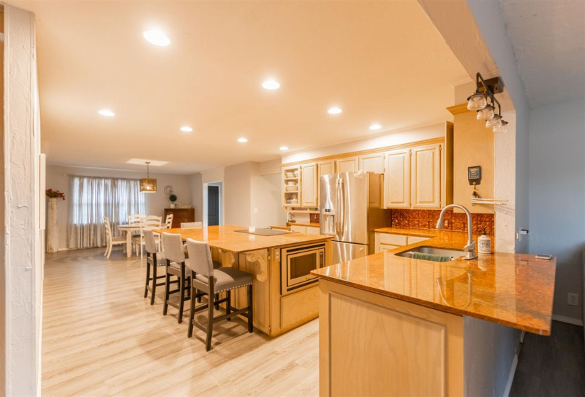 4 Bedrooms Bedrooms, 0 ,4 BathroomsBathrooms,Residential,Single Family,122nd,1,133406