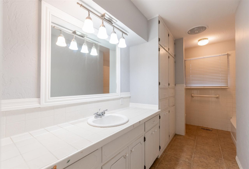 4 Bedrooms Bedrooms, 0 ,4 BathroomsBathrooms,Residential,Single Family,122nd,1,133406