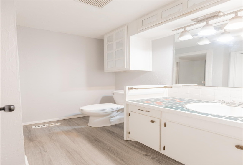 4 Bedrooms Bedrooms, 0 ,4 BathroomsBathrooms,Residential,Single Family,122nd,1,133406