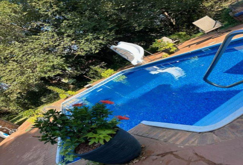 4 Bedrooms Bedrooms, 0 ,4 BathroomsBathrooms,Residential,Single Family,122nd,1,133406