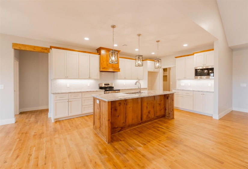 4 Bedrooms Bedrooms, 0 ,3 BathroomsBathrooms,Residential,Single Family,Blanco Bend,1,133407