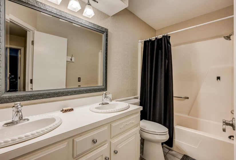 3 Bedrooms Bedrooms, 0 ,2 BathroomsBathrooms,Residential,Single Family,Wedgewood Ct,1,133415