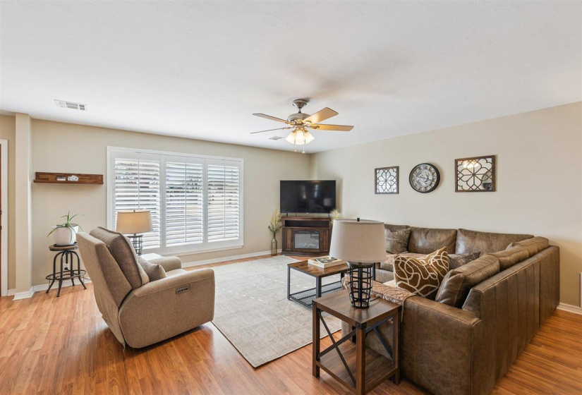 3 Bedrooms Bedrooms, 0 ,2 BathroomsBathrooms,Residential,Single Family,12th,1,133416