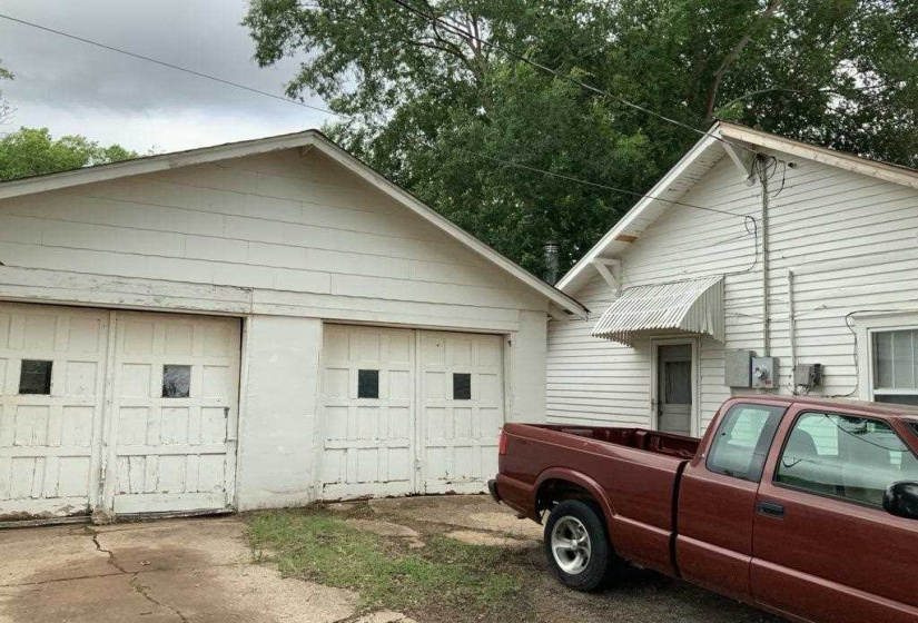 2 Bedrooms Bedrooms, 0 ,1 BathroomBathrooms,Residential,Single Family,8th,1,133423