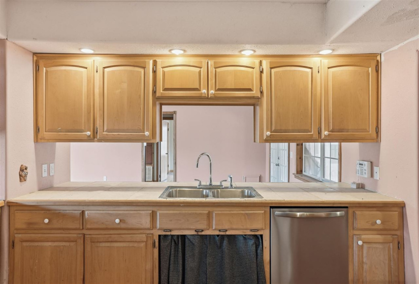 4 Bedrooms Bedrooms, 0 ,3 BathroomsBathrooms,Residential,Single Family,Jardot,1,133386