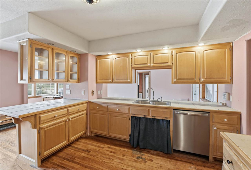 4 Bedrooms Bedrooms, 0 ,3 BathroomsBathrooms,Residential,Single Family,Jardot,1,133386