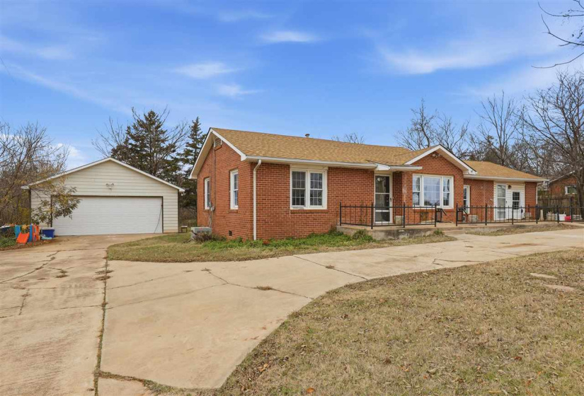 4 Bedrooms Bedrooms, 0 ,3 BathroomsBathrooms,Residential,Single Family,Jardot,1,133386