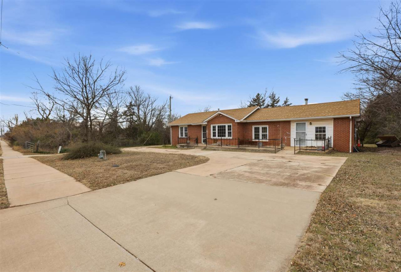 4 Bedrooms Bedrooms, 0 ,3 BathroomsBathrooms,Residential,Single Family,Jardot,1,133386