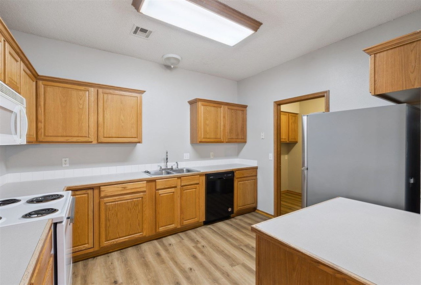 0 , 0 ,3 BathroomsBathrooms,Multi-family,Duplex,Pecan Hill,1,133440