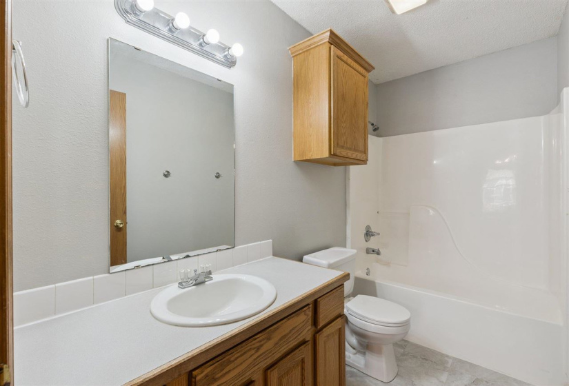 0 , 0 ,3 BathroomsBathrooms,Multi-family,Duplex,Pecan Hill,1,133440