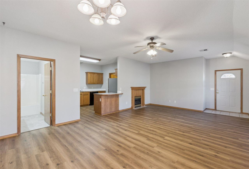 0 , 0 ,3 BathroomsBathrooms,Multi-family,Duplex,Pecan Hill,1,133440