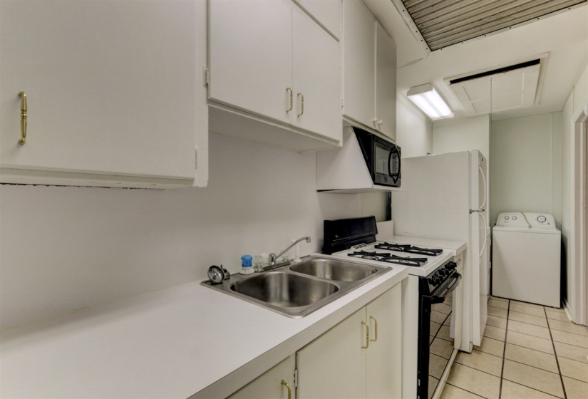 0 , 0 ,1 BathroomBathrooms,Multi-family,Duplex,Duck,1,133448