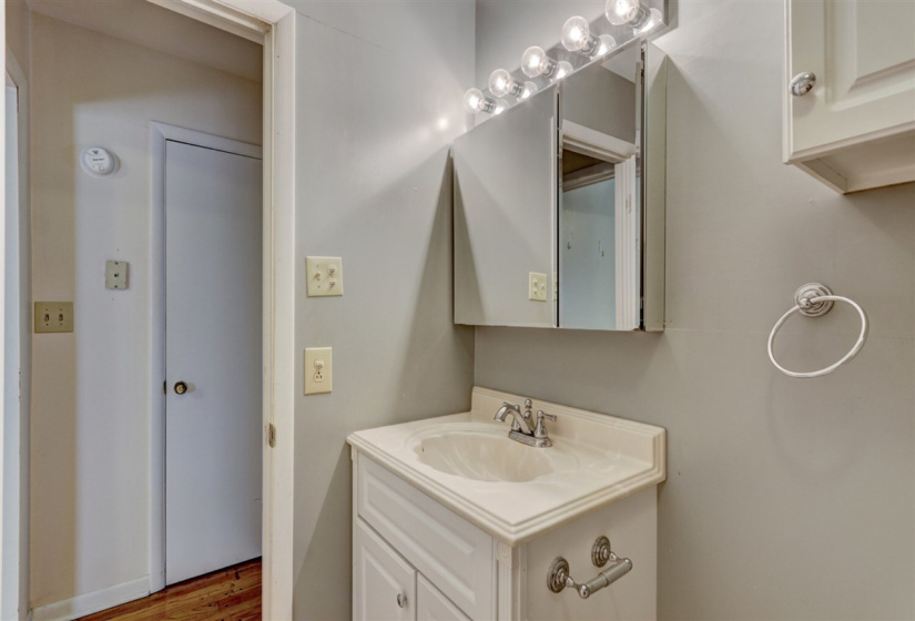 0 , 0 ,1 BathroomBathrooms,Multi-family,Duplex,Duck,1,133448