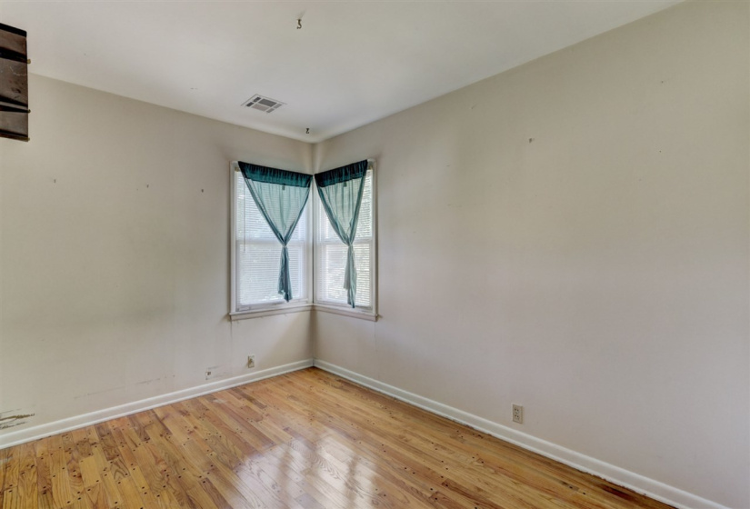 0 , 0 ,1 BathroomBathrooms,Multi-family,Duplex,Duck,1,133448