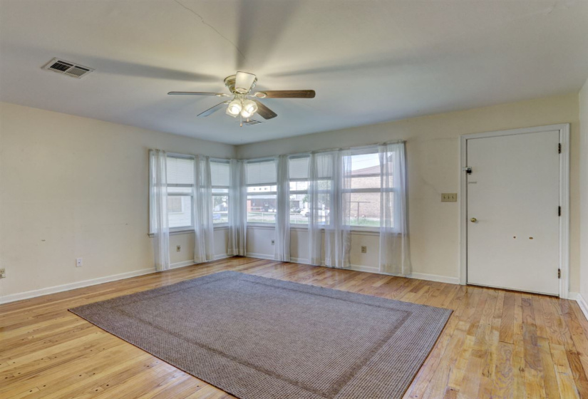 0 , 0 ,1 BathroomBathrooms,Multi-family,Duplex,Duck,1,133448