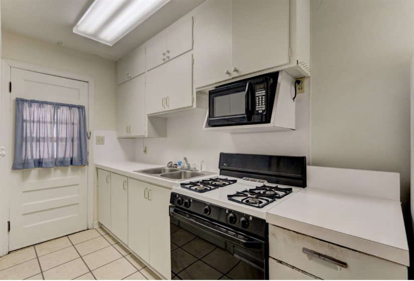 0 , 0 ,1 BathroomBathrooms,Multi-family,Duplex,Duck,1,133448