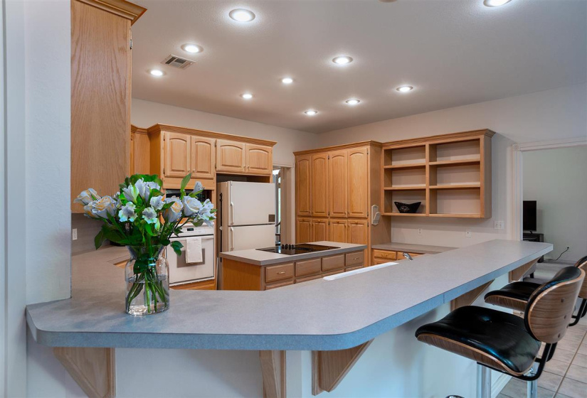 4 Bedrooms Bedrooms, 0 ,3 BathroomsBathrooms,Residential,Single Family,Bluebird,1,133437