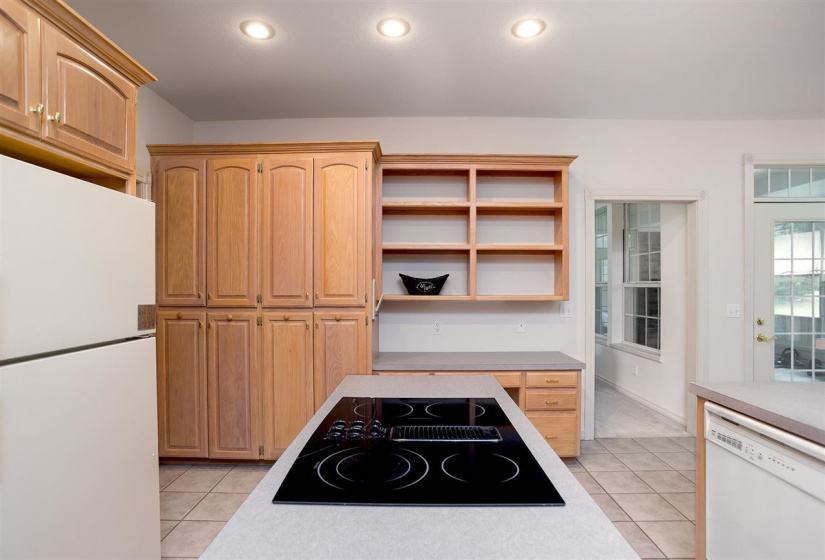 4 Bedrooms Bedrooms, 0 ,3 BathroomsBathrooms,Residential,Single Family,Bluebird,1,133437