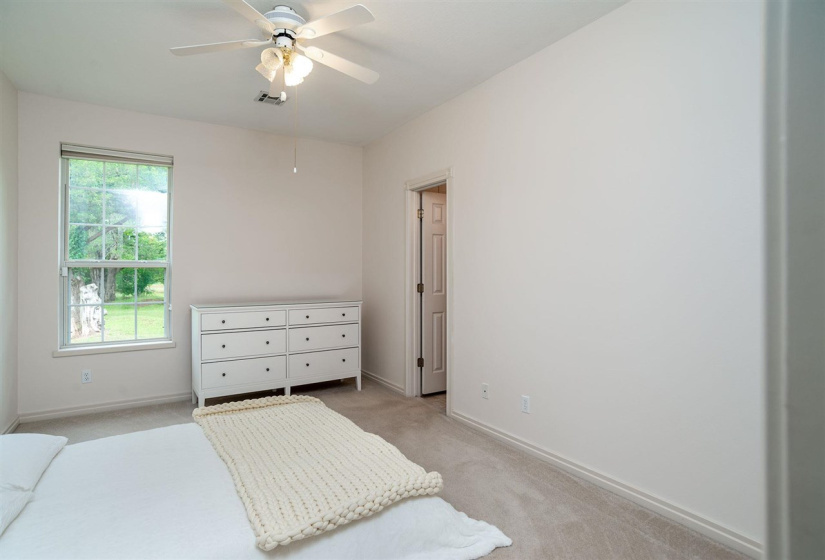 4 Bedrooms Bedrooms, 0 ,3 BathroomsBathrooms,Residential,Single Family,Bluebird,1,133437