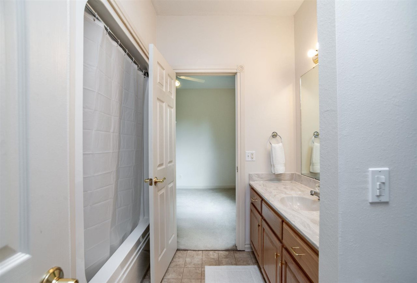 4 Bedrooms Bedrooms, 0 ,3 BathroomsBathrooms,Residential,Single Family,Bluebird,1,133437