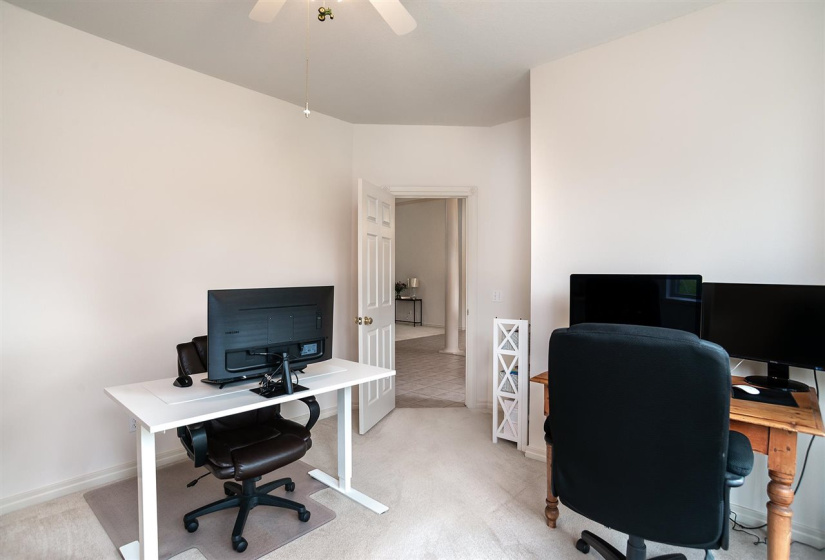 4 Bedrooms Bedrooms, 0 ,3 BathroomsBathrooms,Residential,Single Family,Bluebird,1,133437